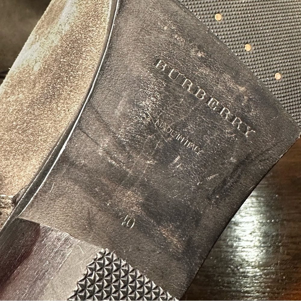Burberry Grey Suede Zip-Back Ankle Booties Size 40 GUC - Picture 12 of 12